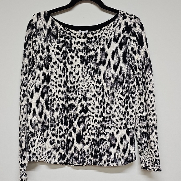 Chico's Black and White Animal Print Jaquard Knit Top Size Medium LS - Picture 1 of 8